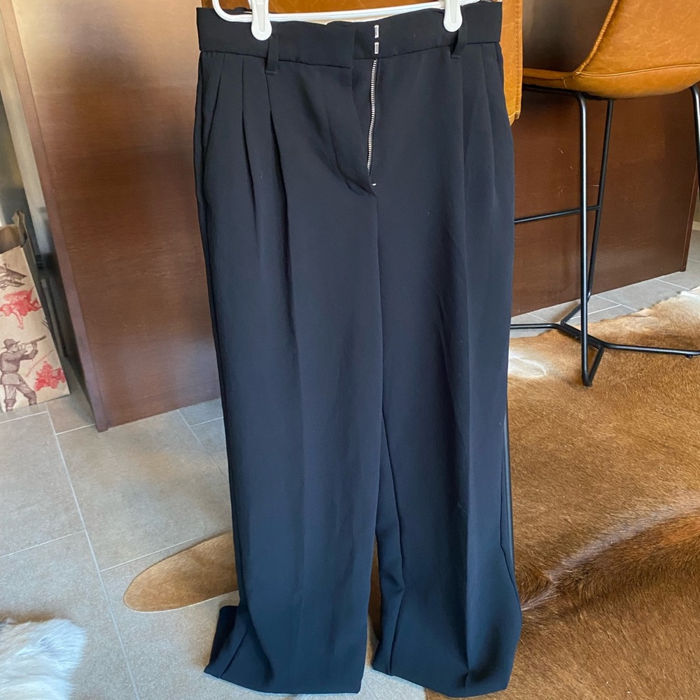 Aritzia Wilfred Effortless Pant Black — US 2 (Tall)